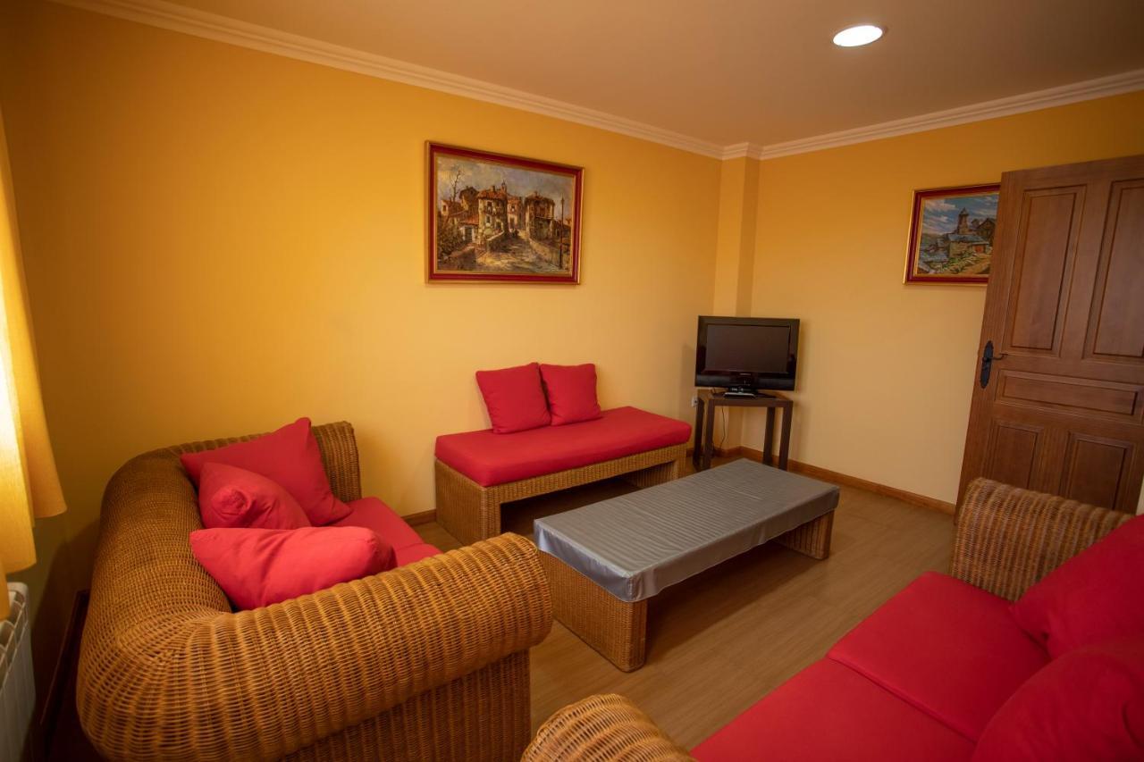 Alojamiento Turistico "El Torreon" Guest House Fresneda de la Sierra Luaran gambar